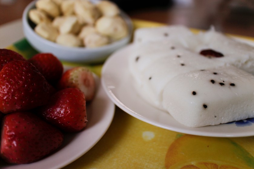 Seollal Rice Cakes and Strawberries