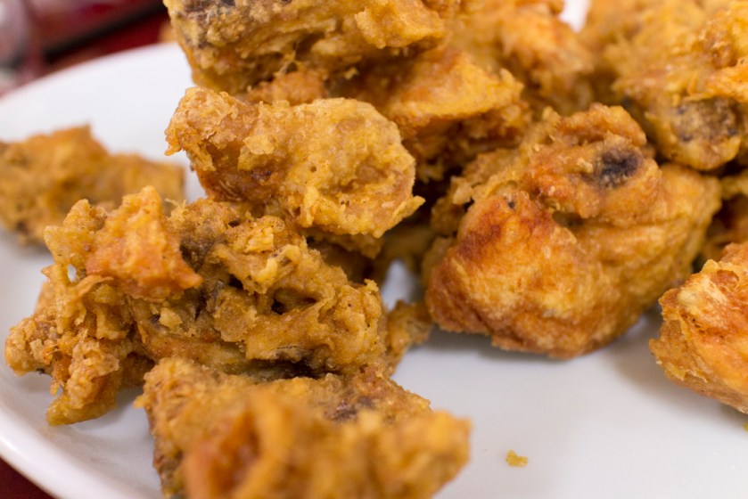 This doesn't capture the magnitude of how many chicken pieces were on this plate.