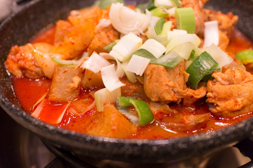 Masan Agujjim 마산아구찜 Stir fry spicy chicken 닭볶음탕 general view