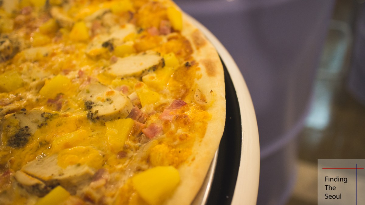 Pizza in Hongdae: Charlie’s&nbsp;(찰리스)